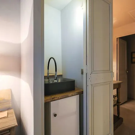 De Charme In The Heart Of * Cannes
